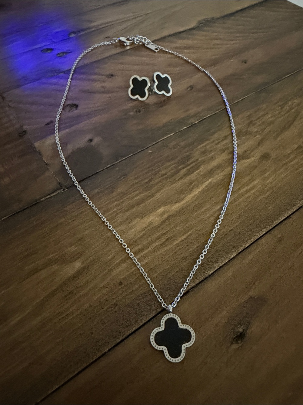 Black Clover Pendant Necklace and Stud Earrings Set - Women's Jewelry